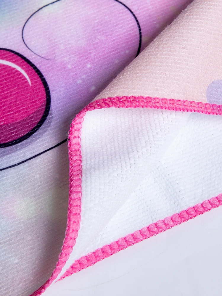 Toalla con capucha infantil estilo bata para niños