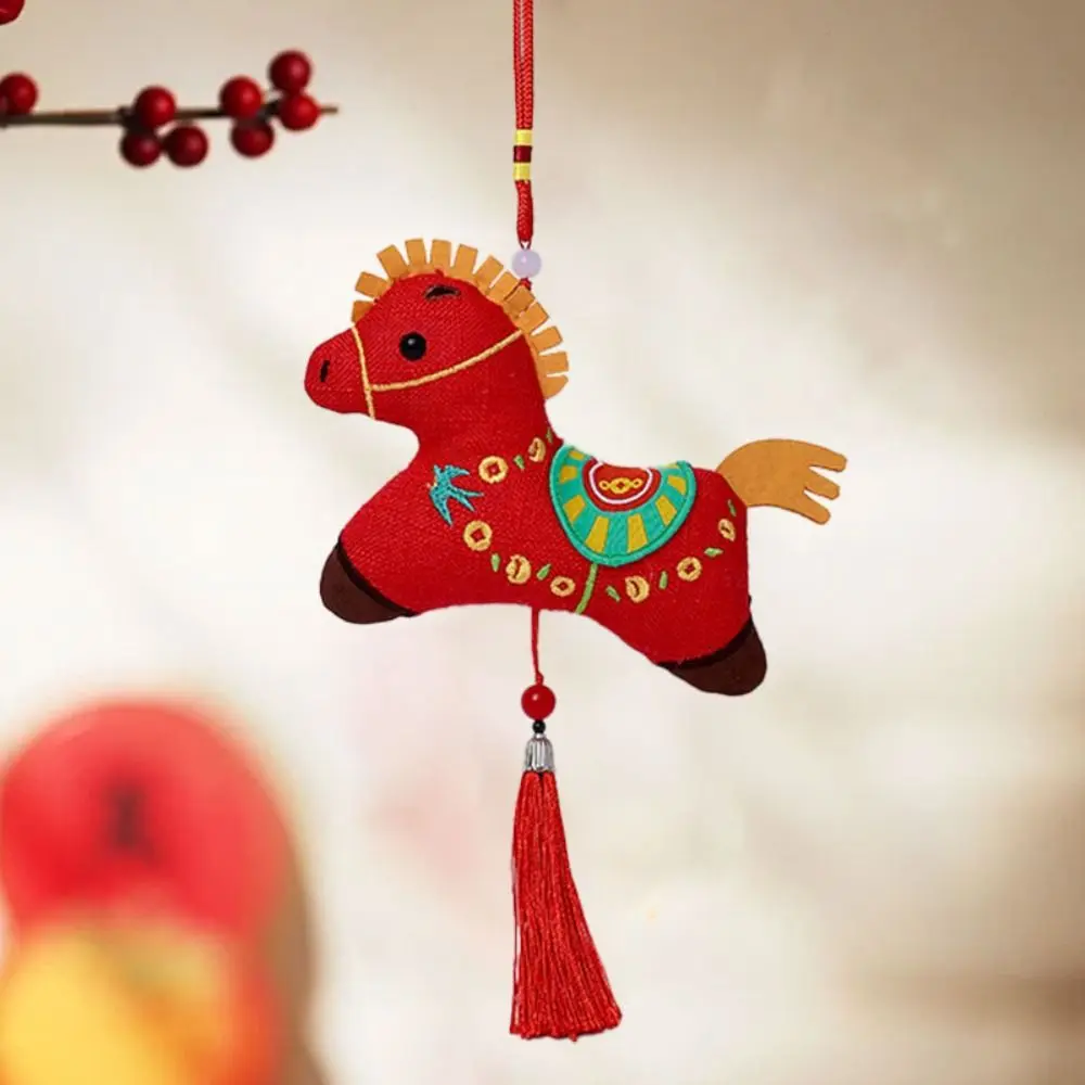 Caballo de peluche colgante para cuna – Decoración suave - imagen 3