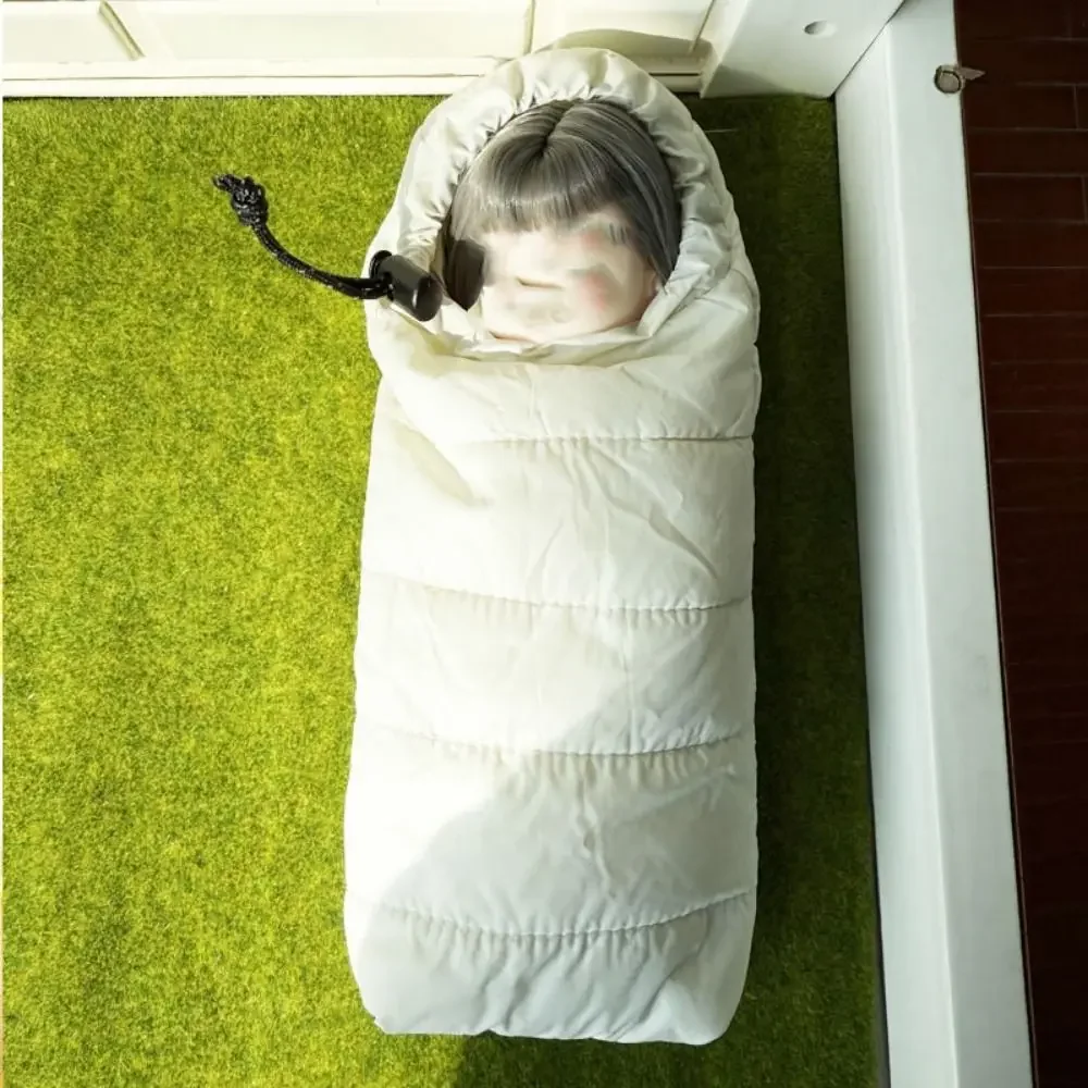 Saco de dormir para muñecas estilo camping - imagen 2