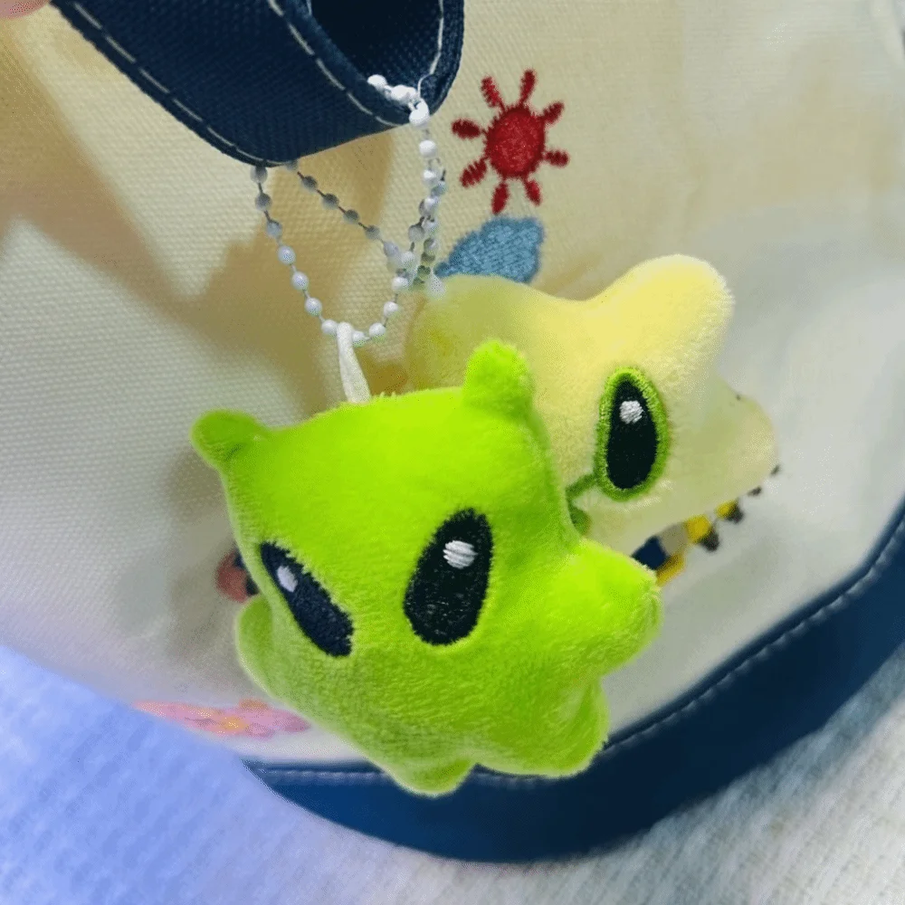 Colgante de mochila de peluche kawaii – Llavero de gato alienígena - imagen 3