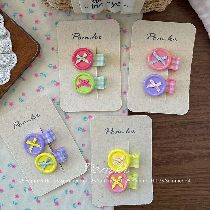 2 unids/set coreano lindo botón pinzas para el cabello arco estilo dopamina horquillas para niños niñas flequillo lateral Flyaways colorido Clips para la frente - imagen 4