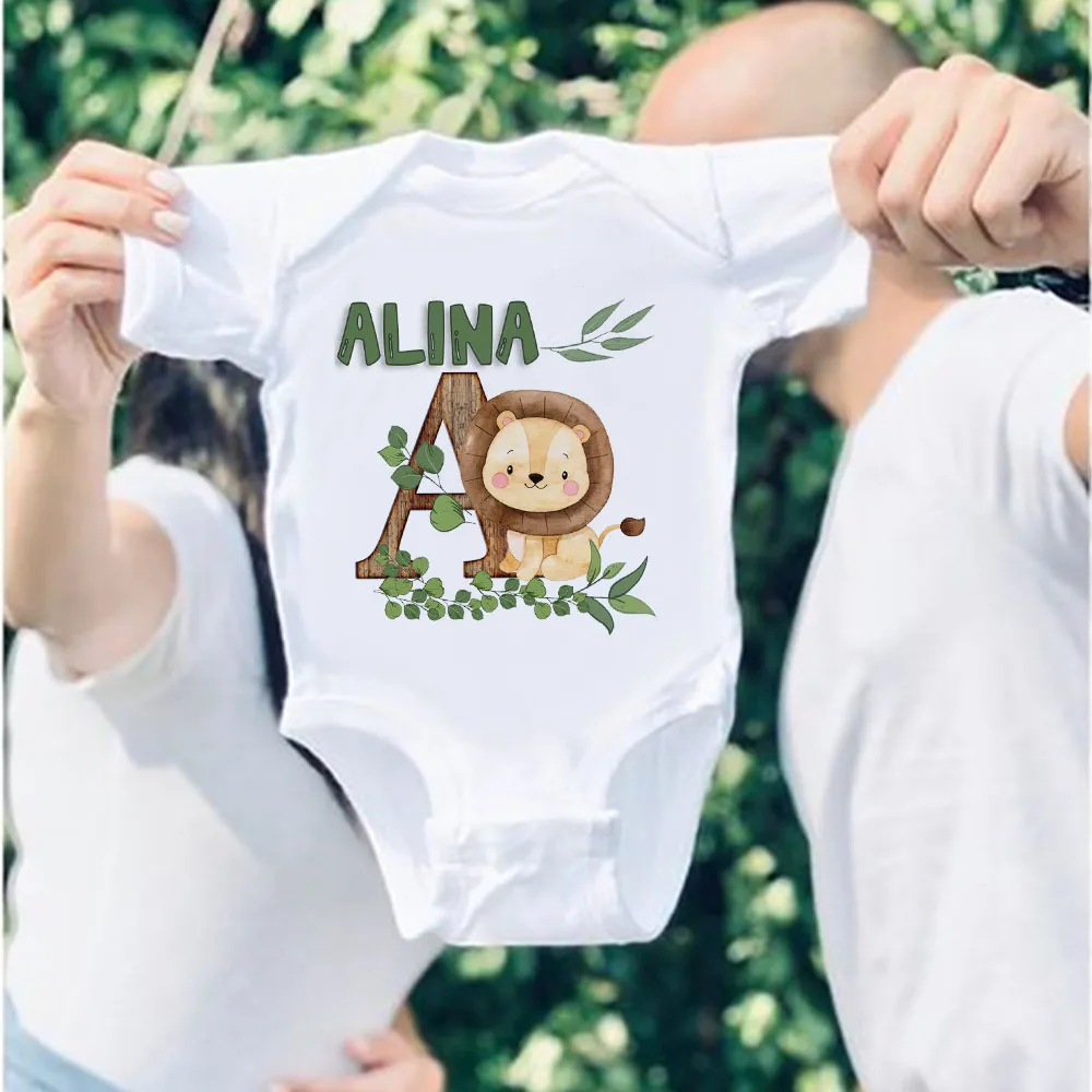 Mono de bebé personalizado con inicial con nombre, mono salvaje para recién nacido, traje con estampado de animales de Safari, pelele para bebé, regalo de ducha infantil