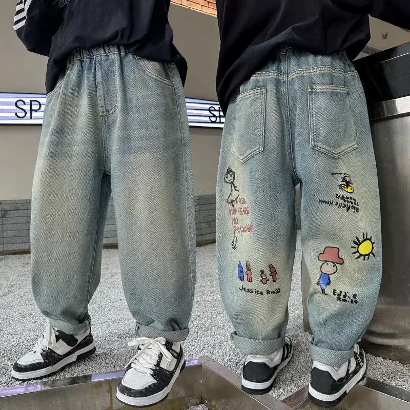 Pantalones vaqueros con estampado graffiti para niño - imagen 4