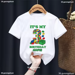 Camiseta cumpleaños personalizada con nombre y bloques de construcción