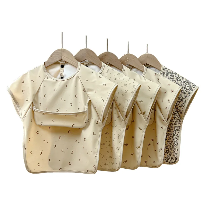 Babero impermeable tipo bata con estampado infantil para bebé - imagen 4