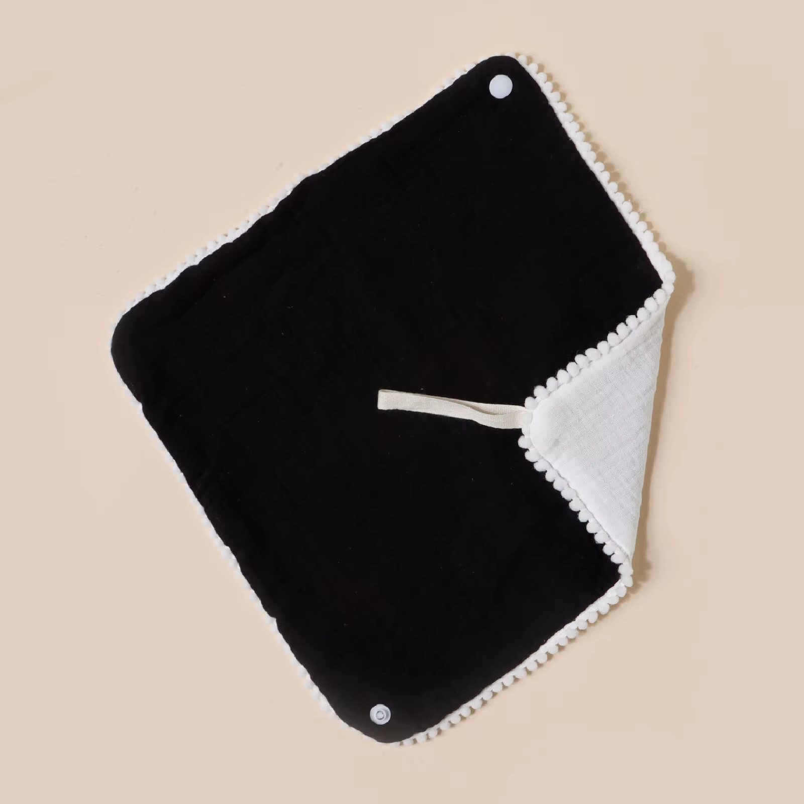 Babero triangular de algodón absorbente con volantes para bebé