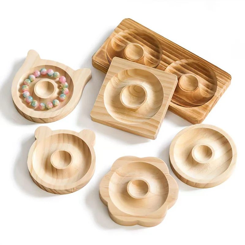 Tablero de madera para crear pulseras y collares infantiles