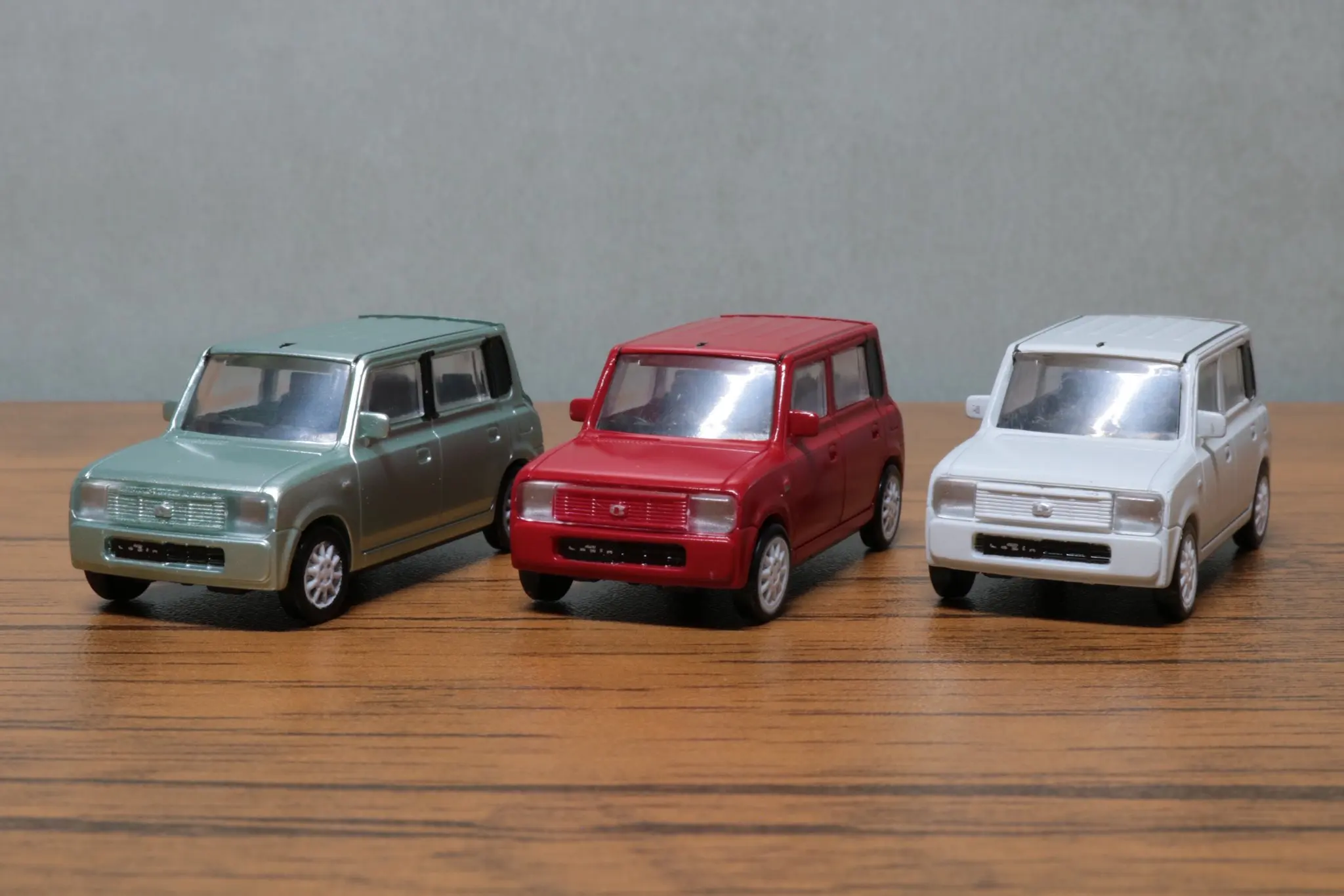 Stasto cápsula juguetes miniatura 1/64 ESCALA HE21S hatchback de cinco puertas Suzuki Alto Lapin montaje mini coche modelo gasha figuras - imagen 2