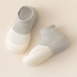BeBe Calcetines y zapatillas primeros caminantes bebé suela blanda
