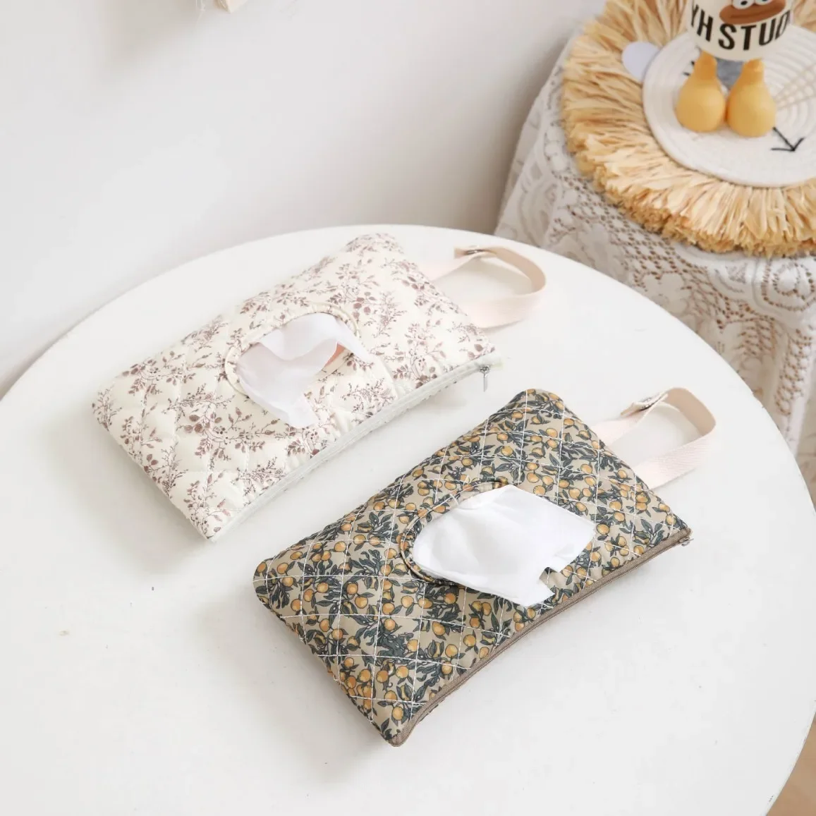 Caja de pañuelos para bebé con estampado Floral, estuche para toallitas húmedas, funda abatible, bolsa colgante para cochecito portátil, soporte de papel, caja de almacenaje de pañuelos extraíble