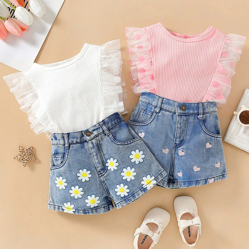 Conjunto de verano niña: camiseta sin mangas y pantalón corto vaquero - imagen 2