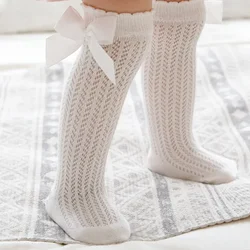 Calcetines niña recién nacida con lazo de algodón suave blanco y rojo