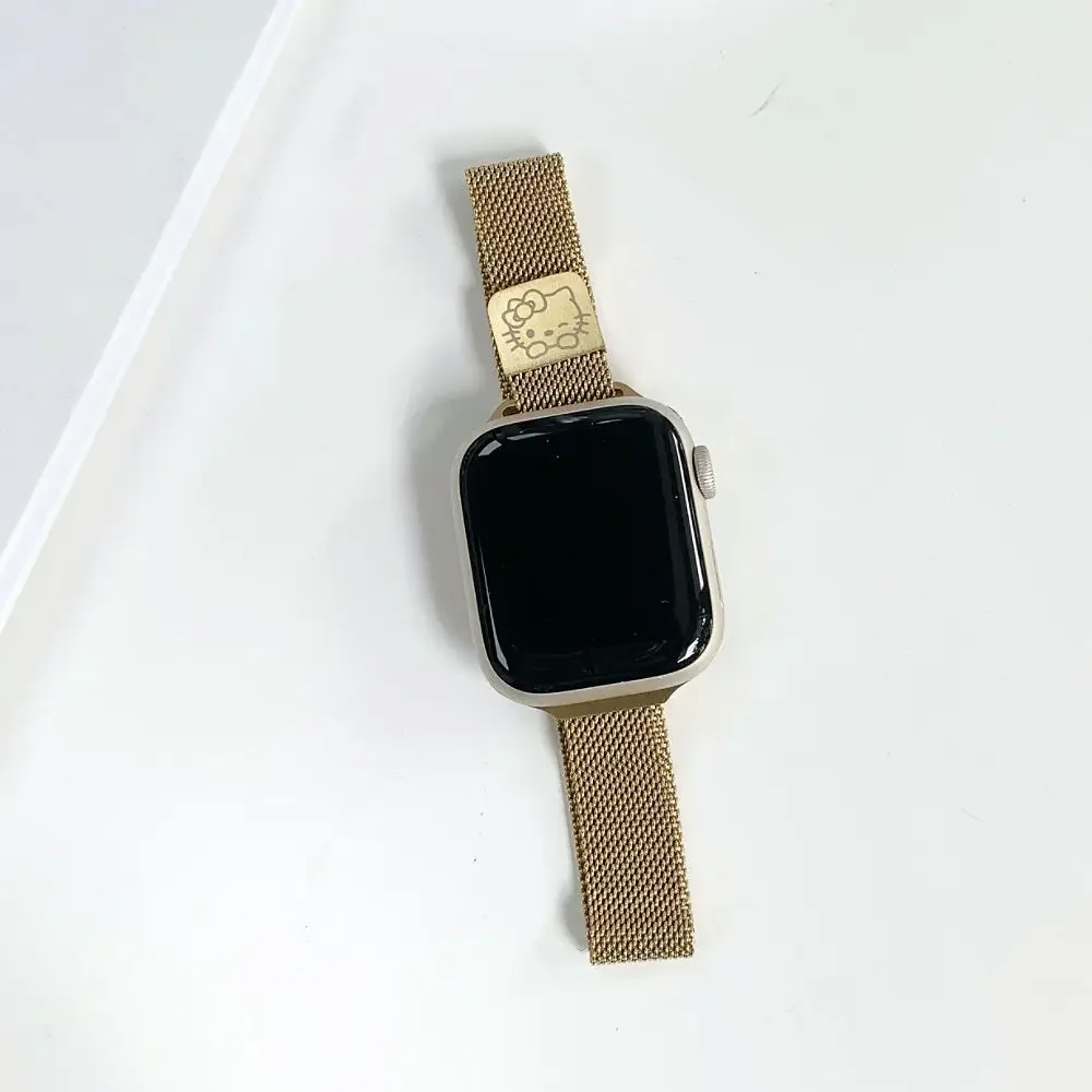 Hello Kitty gold