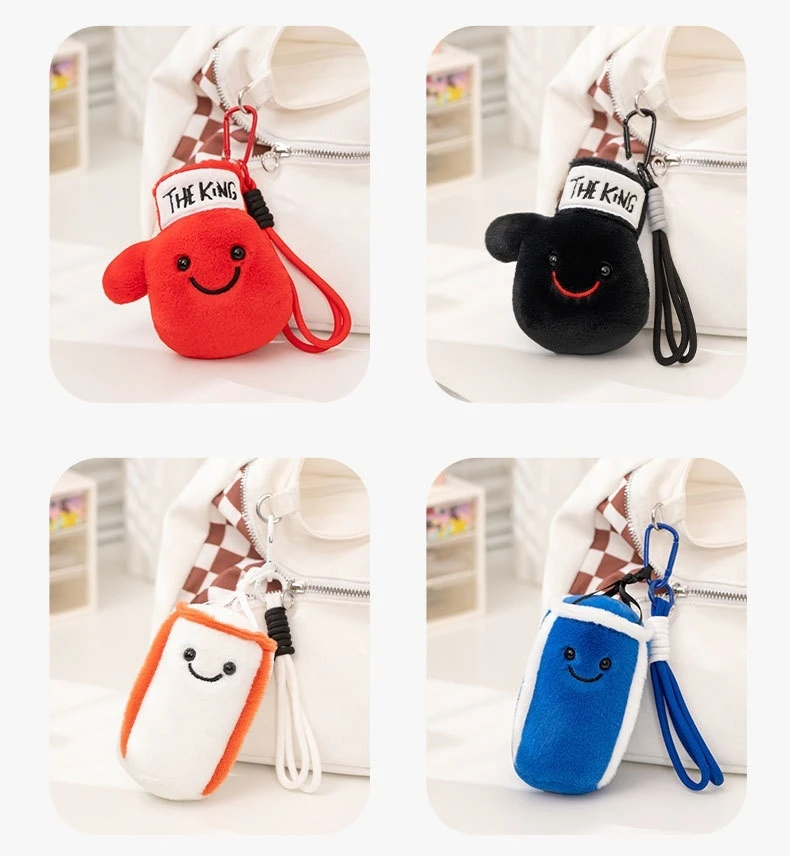 Bolsa deportiva y colgante de muñeca