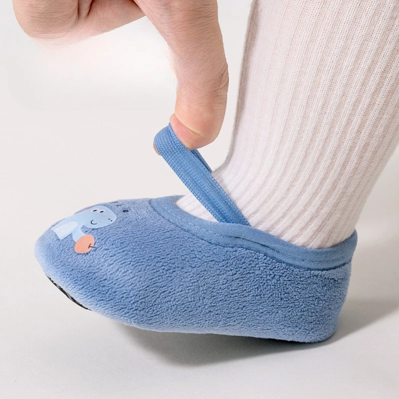 Calcetines antideslizantes para bebé, calcetines cálidos de invierno para recién nacido con suela de goma para niñas y niños, zapatillas de suelo para niños pequeños, novedad - imagen 2