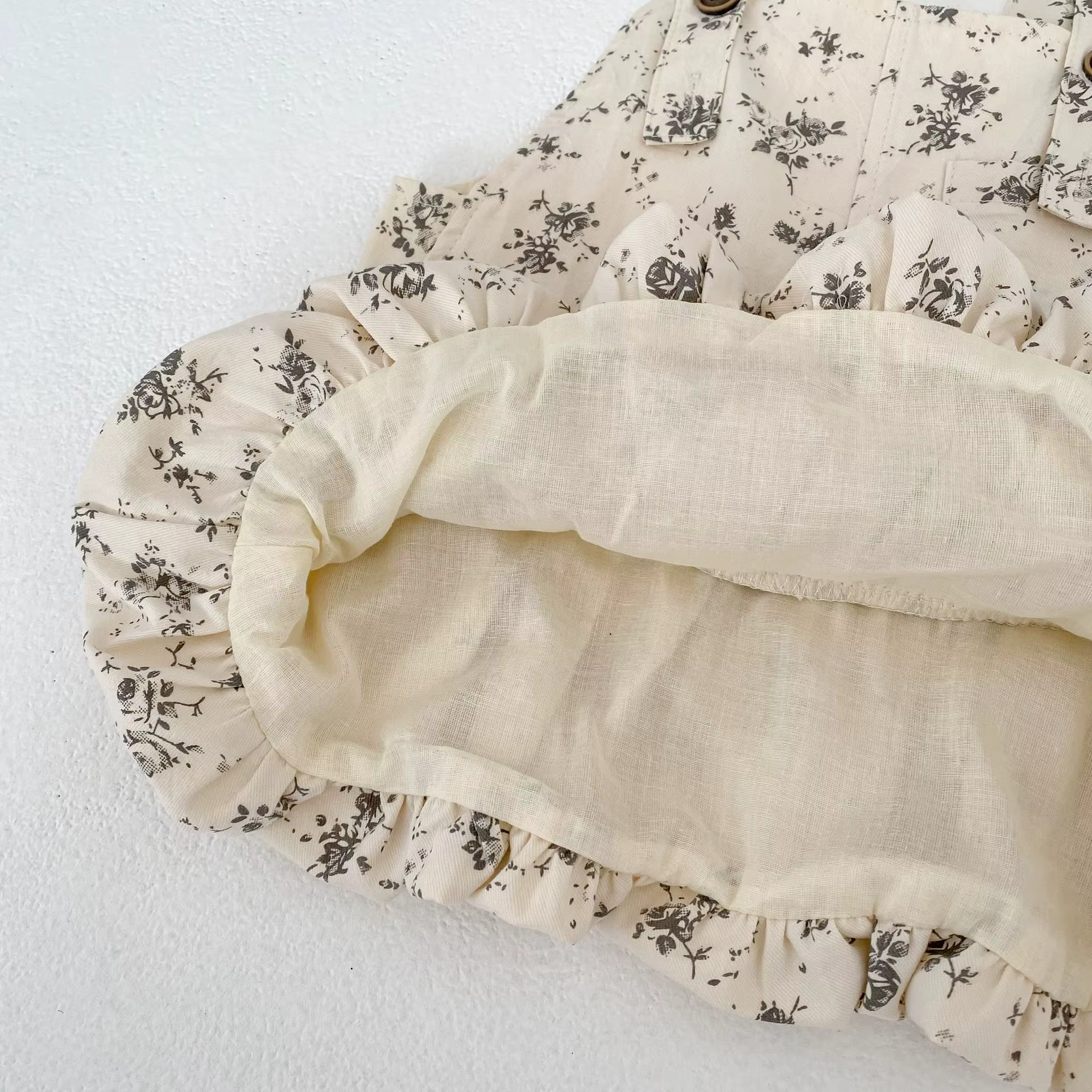 Vestido de niña con tirantes y volantes – Estilo floral dulce coreano - imagen 4