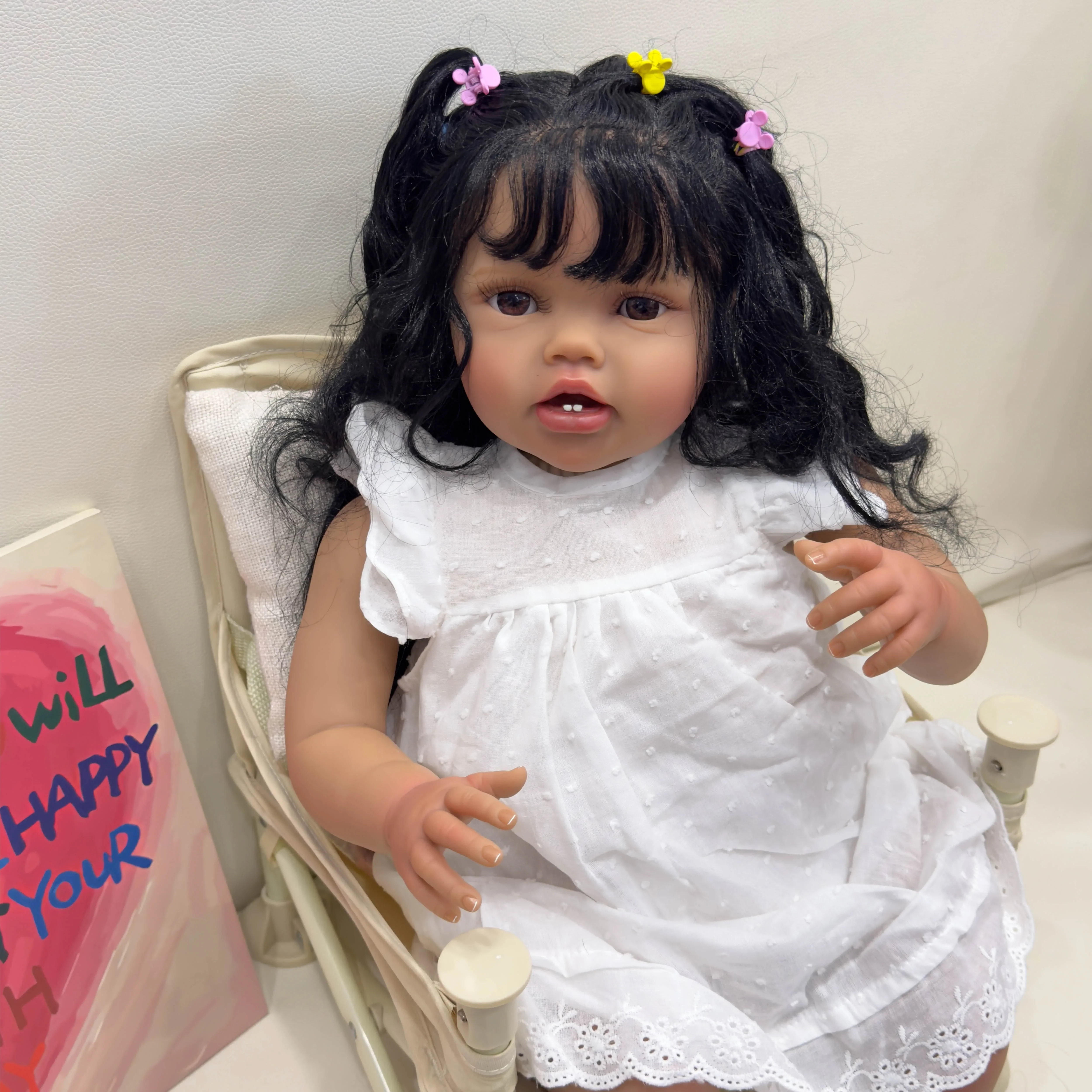 Muñeca Lottie Reborn bebé realista tacto suave – Piel marrón oscuro - imagen 4