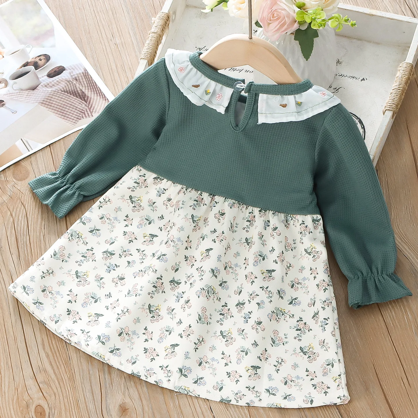 Vestido floral infantil manga larga – Conjunto adorable para niña - imagen 3