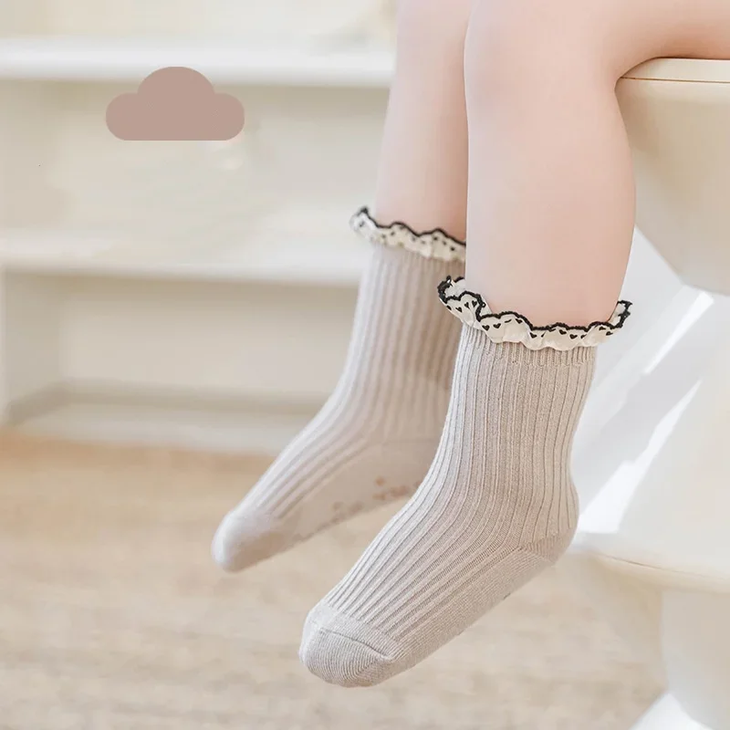 2 pares de calcetines bonitos a la moda con volantes para niño niña, calcetines de Color marrón café de princesa dulce para niños, calcetines de algodón suave para primavera y otoño - imagen 2