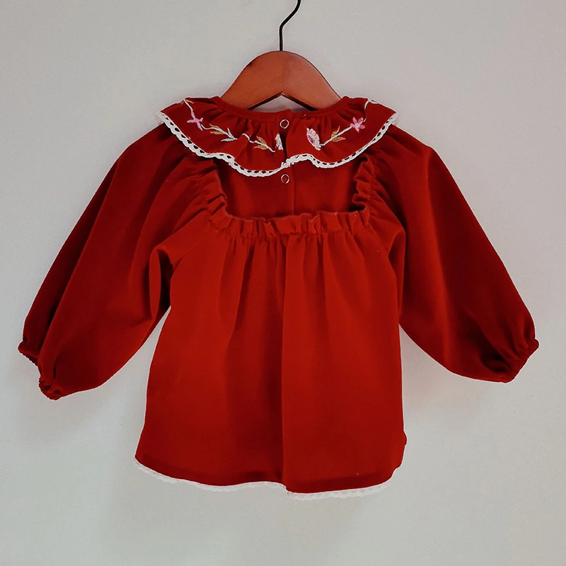 Traje navideño de terciopelo para bebé con blusa de encaje floral - imagen 4