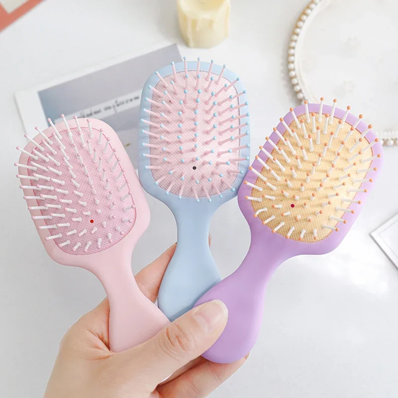 Mini cepillo pelo bebé con cojín de aire – Suave y portátil - imagen 4