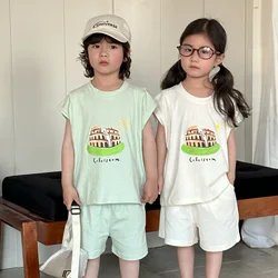 Conjunto veraniego a juego para familia: camisetas sin mangas y shorts