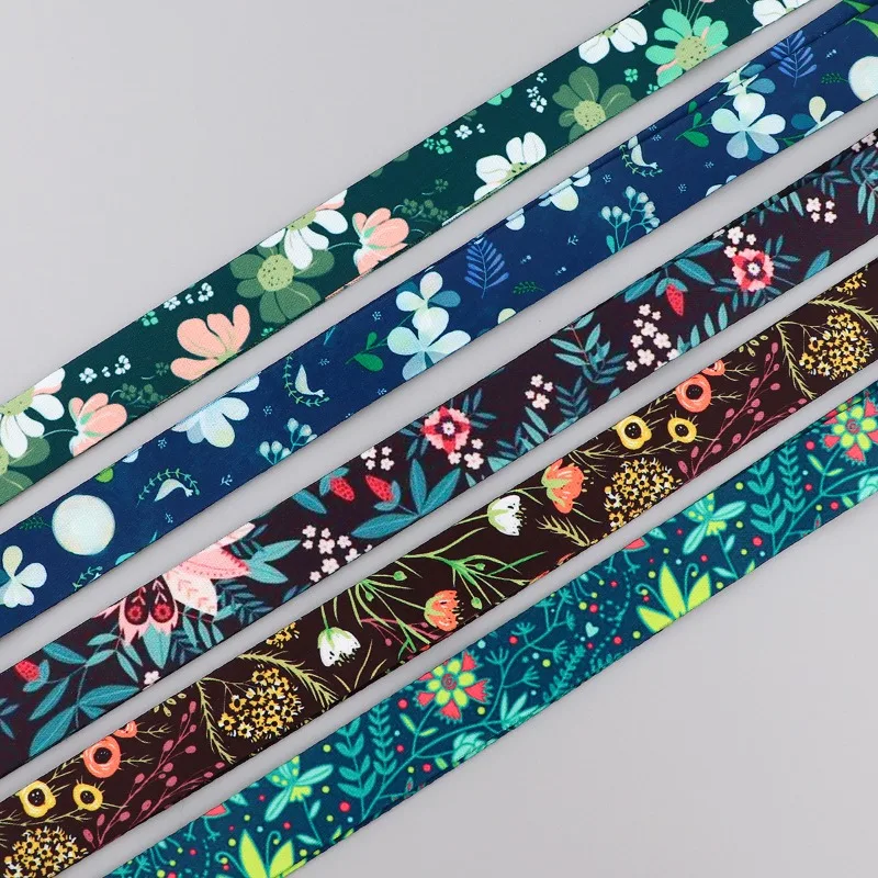 Cordón de flores para móvil y llaves – Colgante decorativo - imagen 2