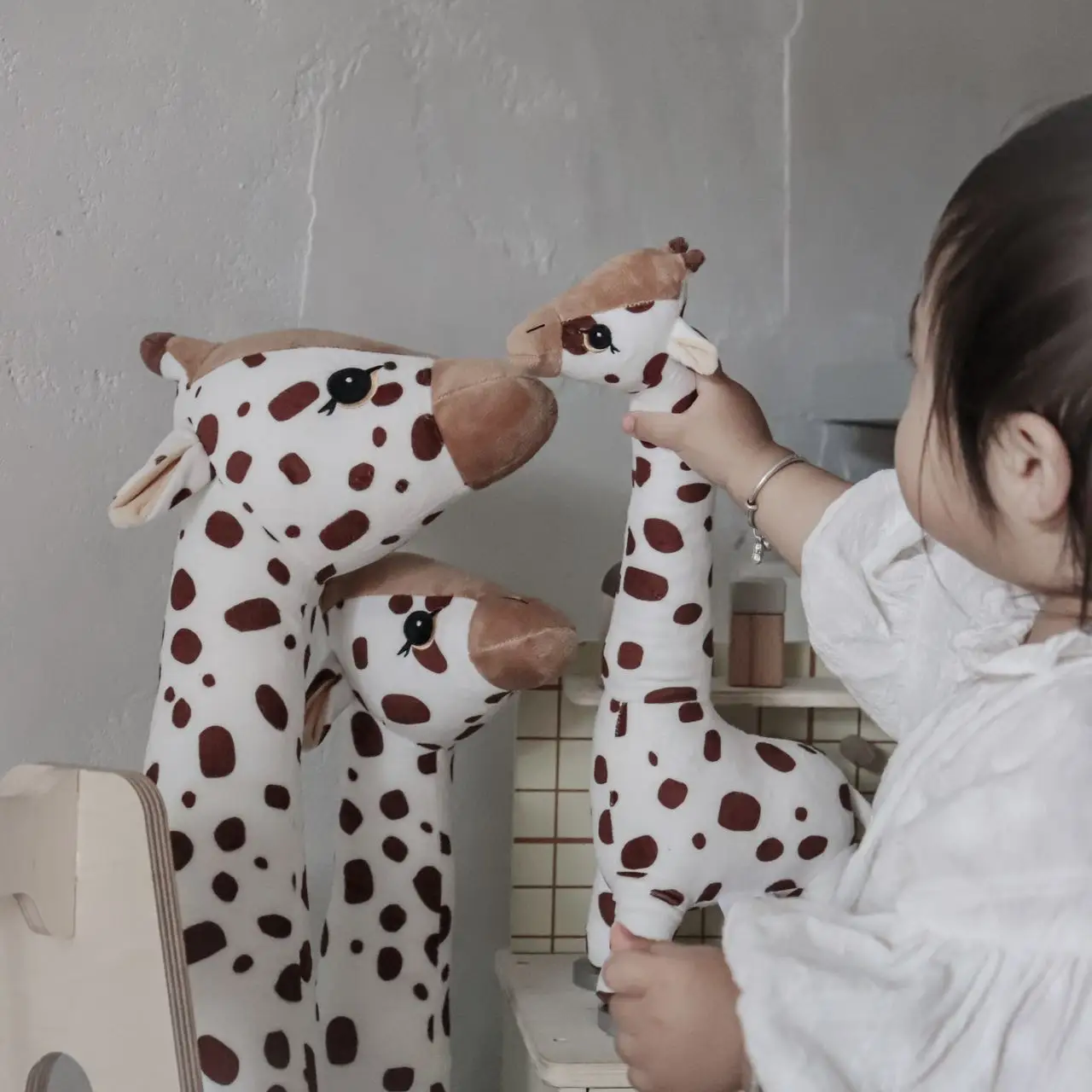 Muñeco jirafa marrón, muñeca compañero durmiendo para bebé, muñeca cómoda, regalo, decoración de habitación de recién nacido - imagen 5