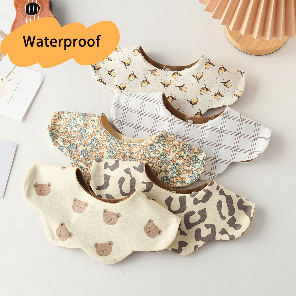 Nuevo babero impermeable de dos caras utilizable para alimentación de bebé, babero para bebés, toalla de Saliva con pétalos ondulados, paño suave para eructar para niños pequeños, Baberos - imagen 2