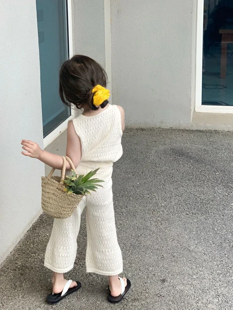 Conjunto niña dos piezas de punto fino con chaleco transpirable - imagen 3