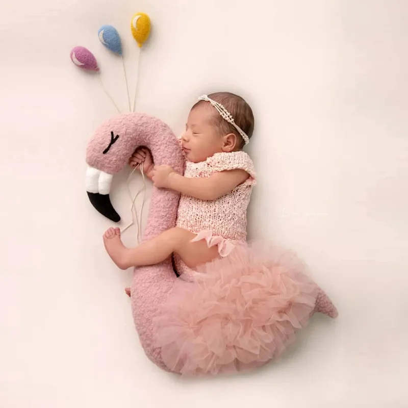 Almohada de modelado rosa estilo flamenco para recién nacidos - imagen 2