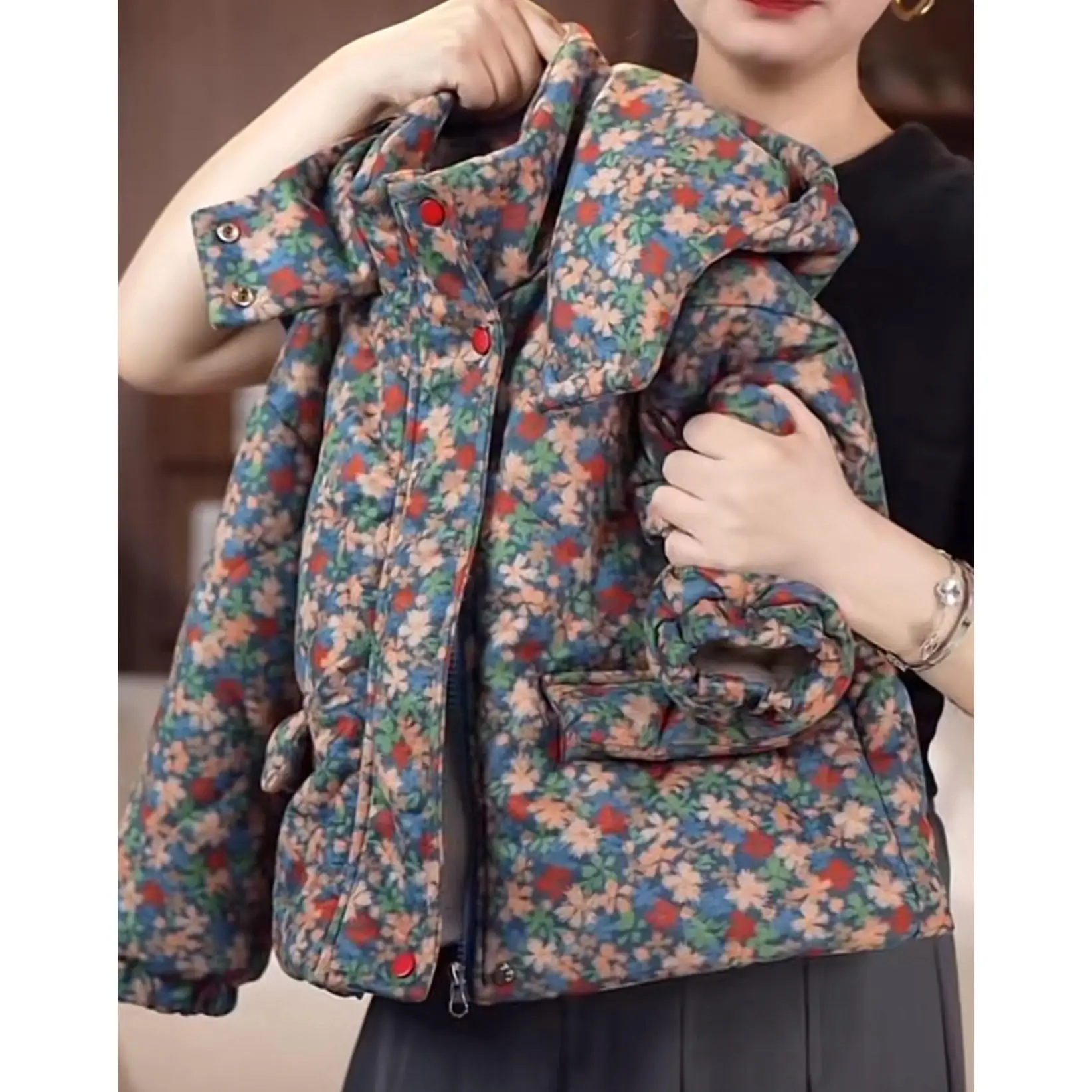 Parka infantil impermeable con capucha – Diseño floral para invierno