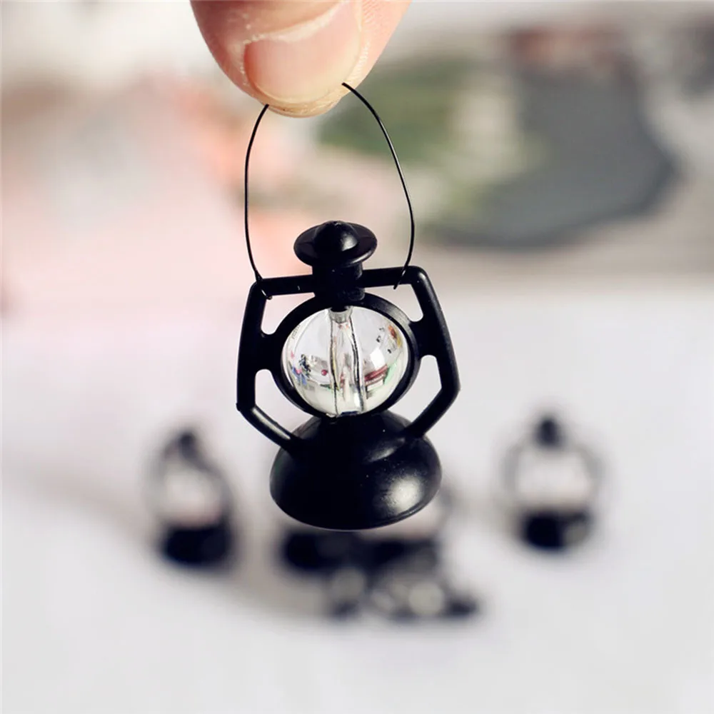 Accesorios casa de muñecas con lámpara y mini linterna - imagen 3