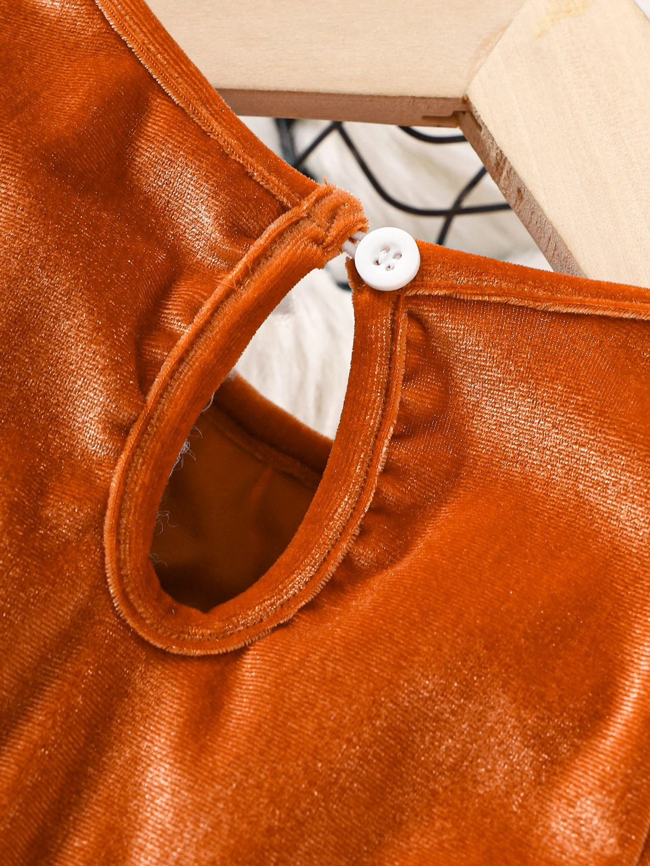 Vestido de manga larga para niña pequeña, vestido con acabado satinado con volantes, moda encantadora para vacaciones, ropa de otoño e invierno para niña pequeña de 0 a 2 años - imagen 5