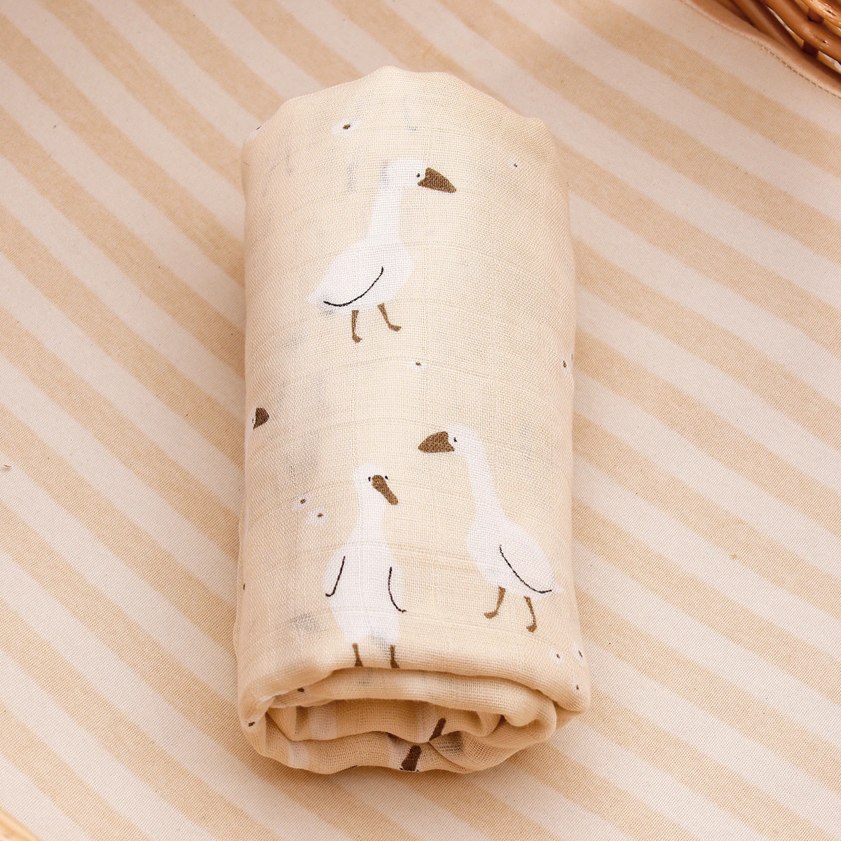 Manta envolvente de muselina de algodón y bambú para bebé, ropa de cama infantil con estampado suave y transpirable, Toalla de baño envolvente para bebé recién nacido, 120x110cm - imagen 2