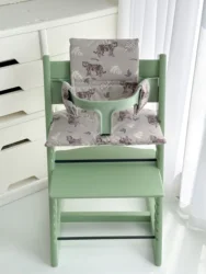 Cojín respaldo para silla alta bebé con diseño de oso y tigre