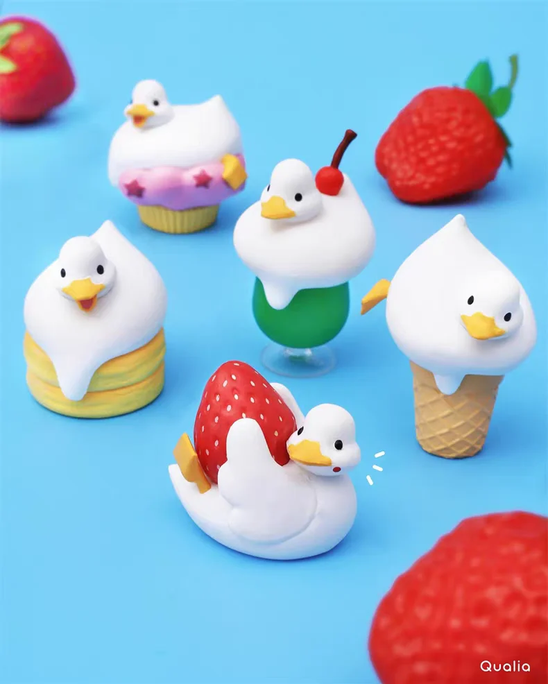 Qualia cápsula de juguete lindo kawaii Mochimochi pato mascota helado fresa Daifuku Cupcake panqueque crema Soda postre figura - imagen 3