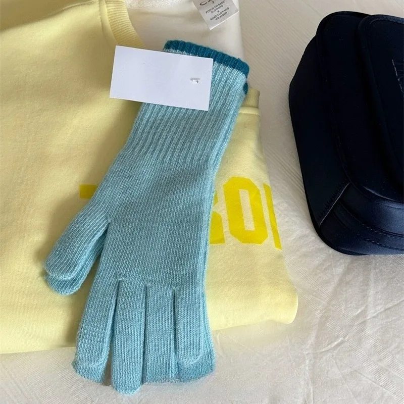 Guantes de invierno con pantalla táctil para niños: diseño perforado sin dedos unisex, transpirable, cálido, de moda para uso diario. - imagen 4