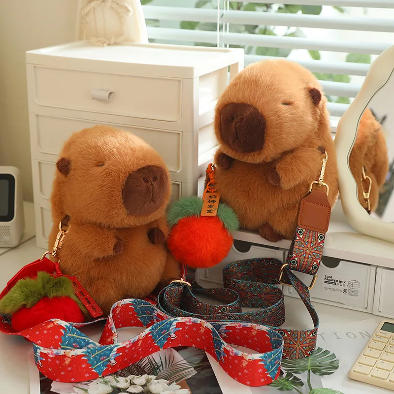 Bolsa de felpa infantil capibara con motivo de manzana - imagen 5