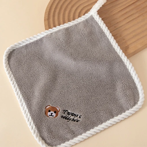Grey bear head