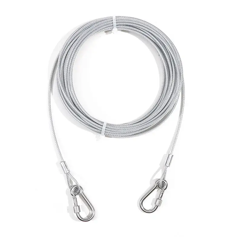 Cable en uso en patio exterior
