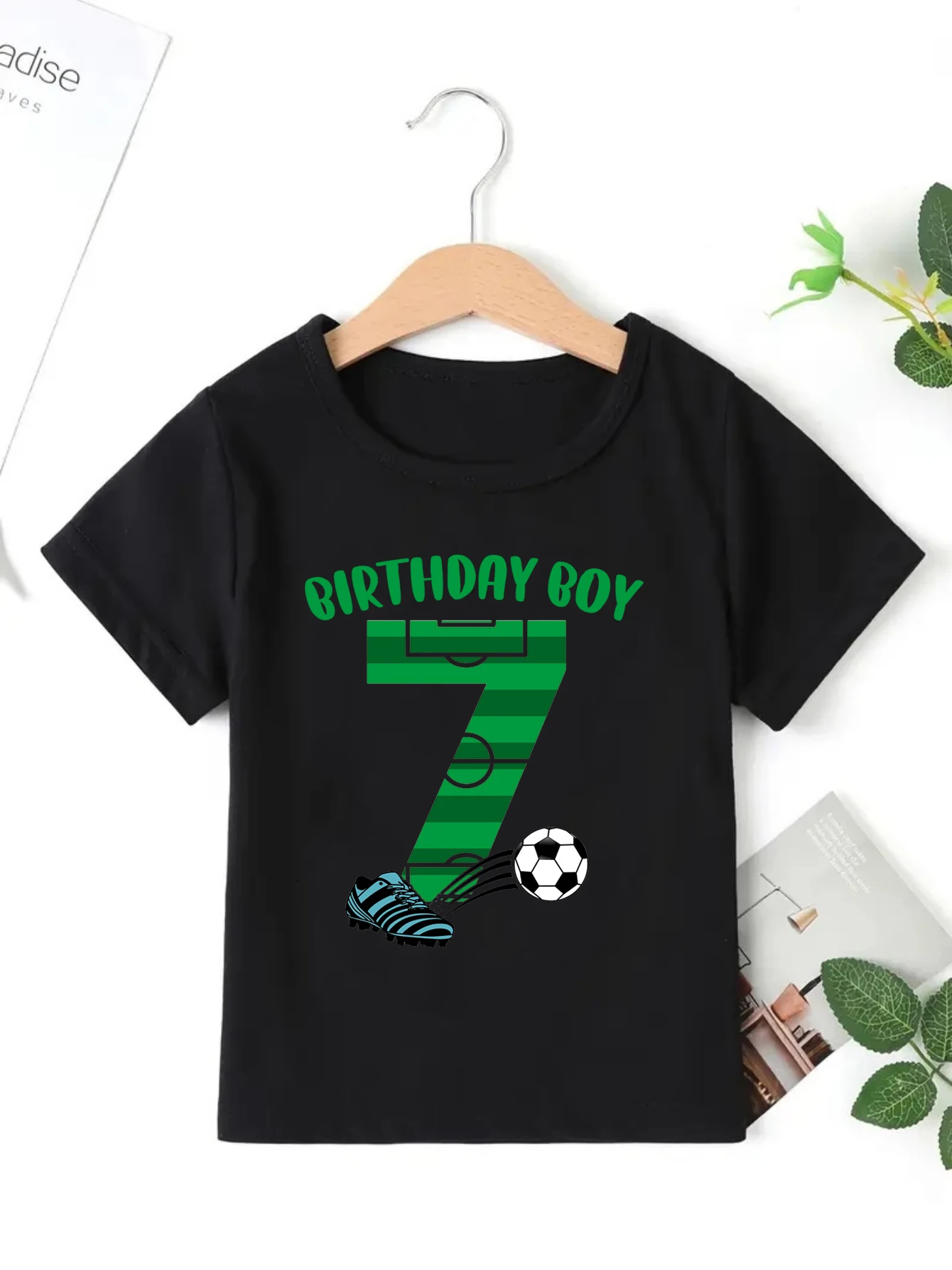 Camiseta con estampado con dibujo de 6 a 7 ° cumpleaños de fútbol para niños/niñas, solo un niño que ama el fútbol, la mejor camiseta de regalo de cumpleaños - imagen 3