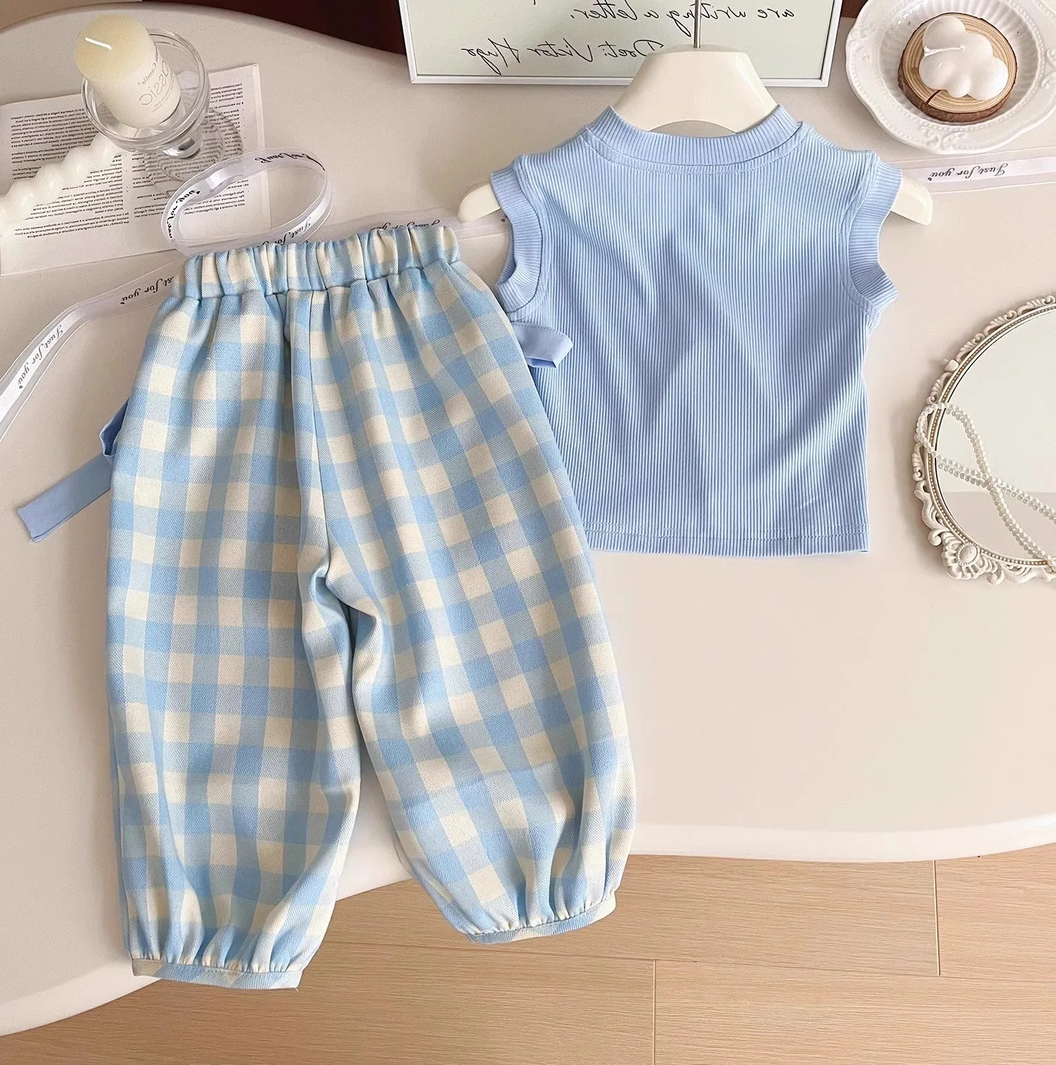 Ropa de verano de 3 piezas para niña, moda coreana, bonito lazo a cuadros, Tops azules sin mangas, pantalones sueltos y bolsa, ropa de Boutique para niños BC15 - imagen 4