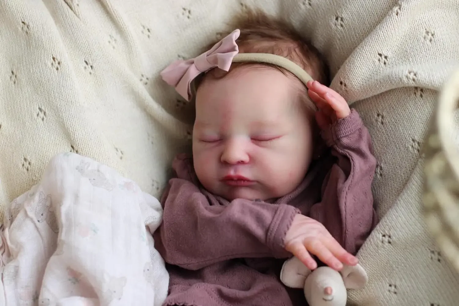 Muñeca realista reborn de silicona – 49 cm, piel tejida a mano - imagen 5