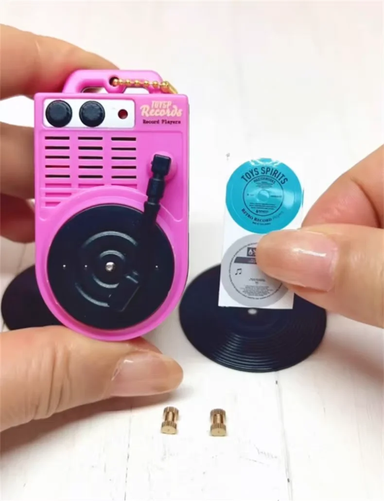 Juguetes, juguetes cápsula de espíritus, lindo kawaii, reproducción de doble registro! Figuras colgantes bc de casa de muñecas de mascota de tocadiscos Retro en miniatura - imagen 3