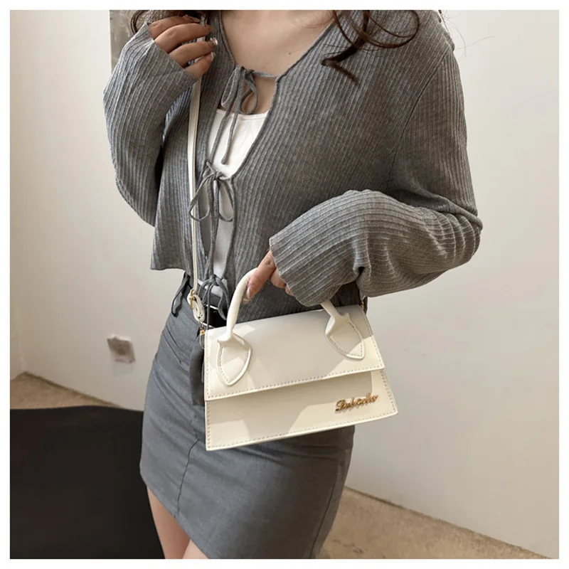 Bolso cuadrado pequeño para mujer, bolsos sencillos franceses, bolsos cruzados informales de un solo hombro, bolso de mano con letras doradas a la moda de cuero Pu - imagen 3