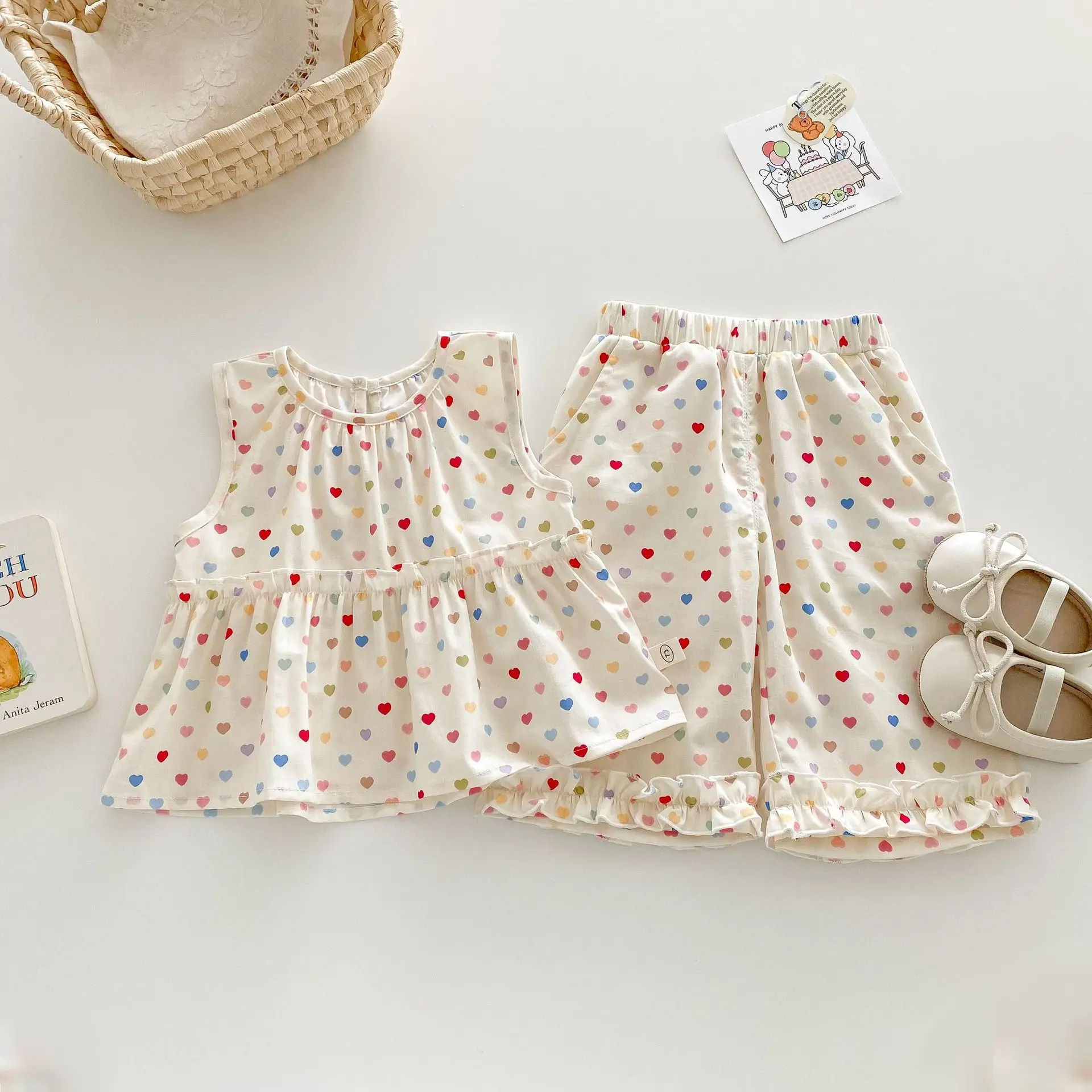 Conjunto verano bebé niña top sin mangas y pantalones anchos corazón - imagen 2