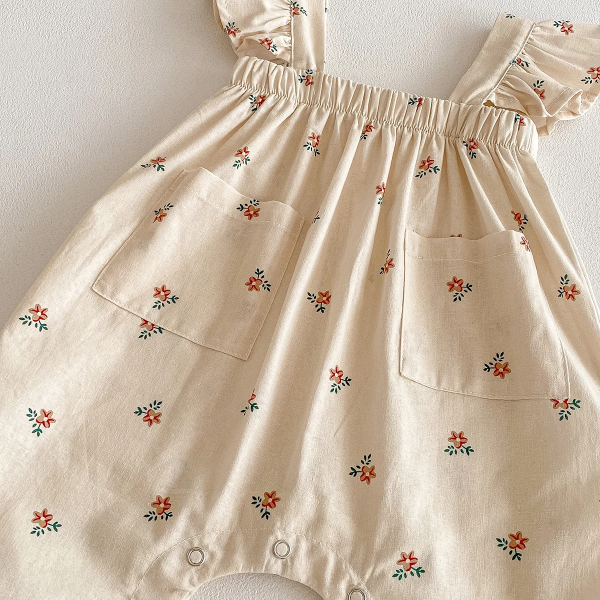 Mono bebé de punto con volante y estampado floral - imagen 4