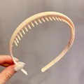 white hair comb