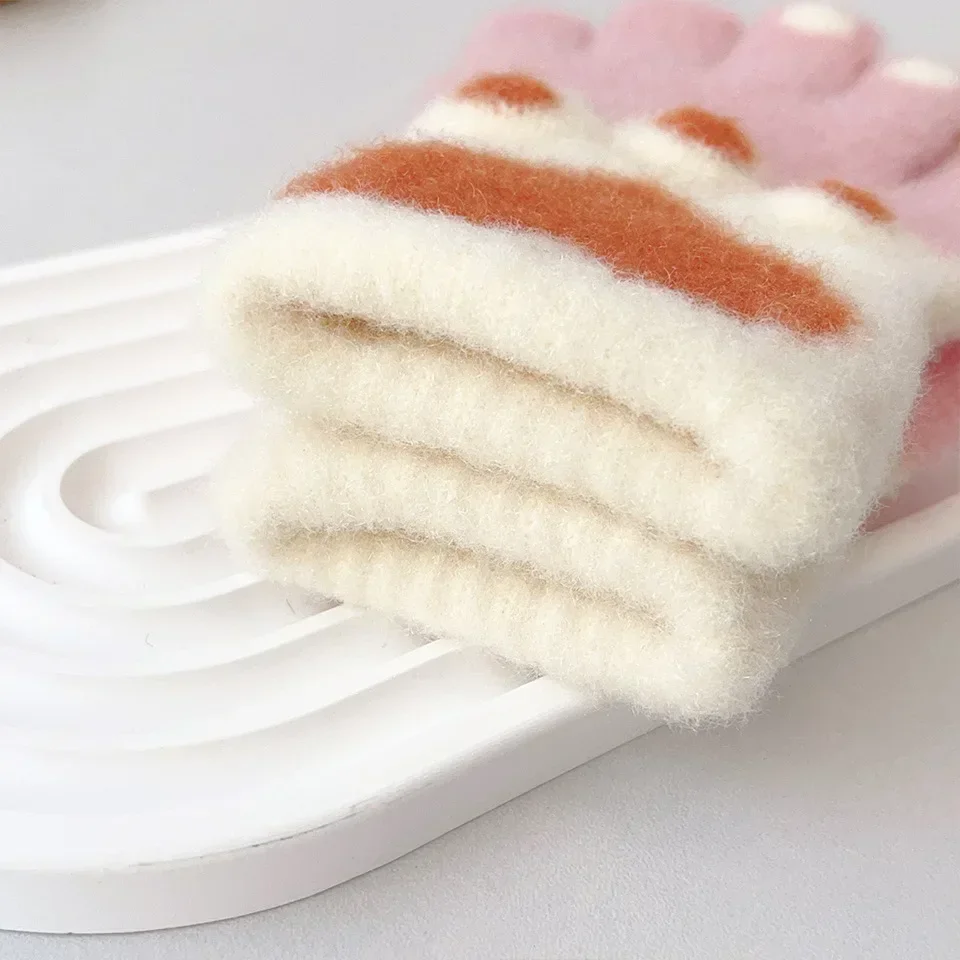 Guante de punto cálido para niños, guante de dibujos animados peludos, estilo Corazón, grueso, dulce, lindo, otoño e invierno, 1 par - imagen 4